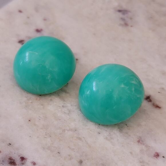 Vtg Round Dome Plastic Clip-on Earrings - Picture 2 of 4